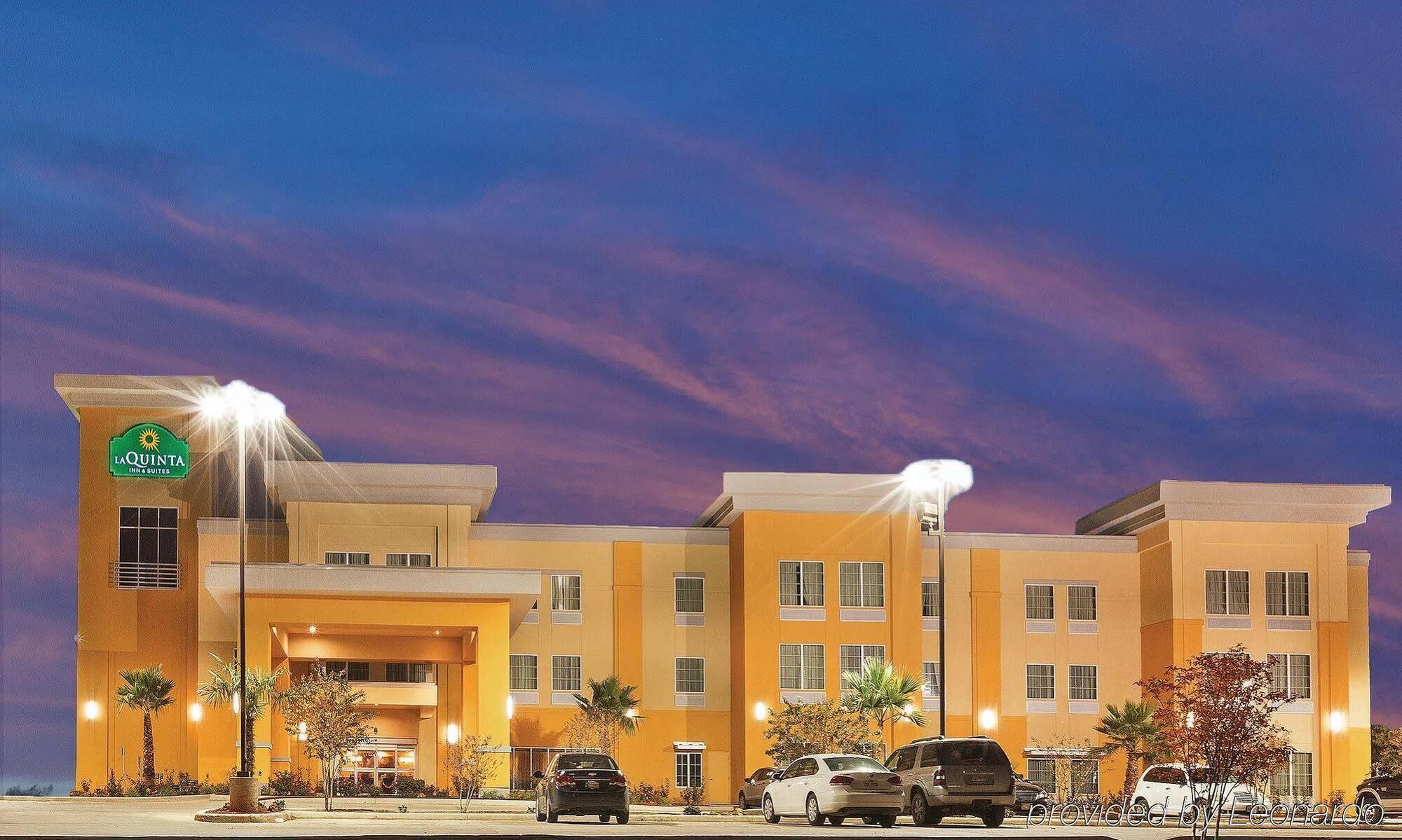 La Quinta By Wyndham Jourdanton - Pleasanton Hotel Exterior foto