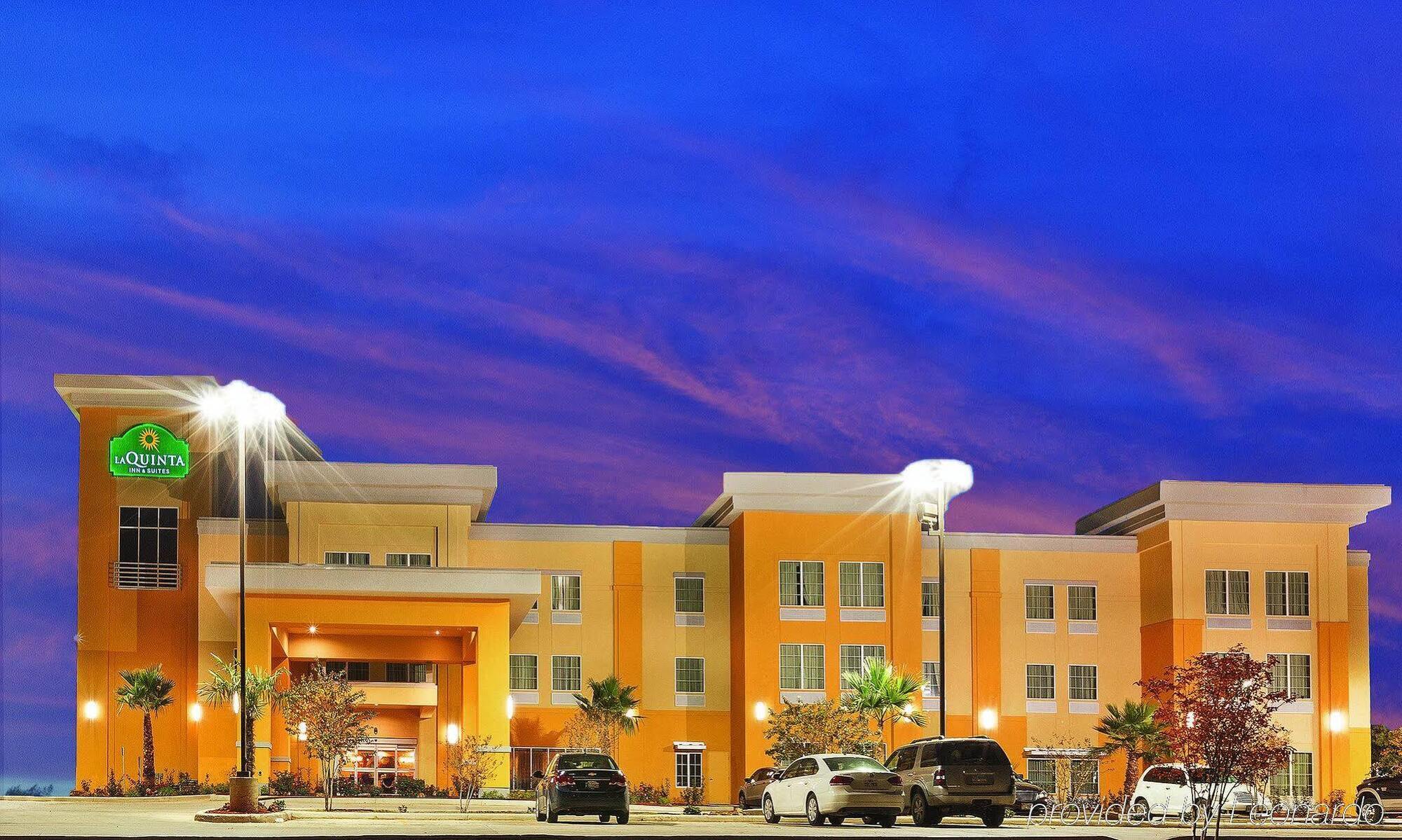 La Quinta By Wyndham Jourdanton - Pleasanton Hotel Exterior foto